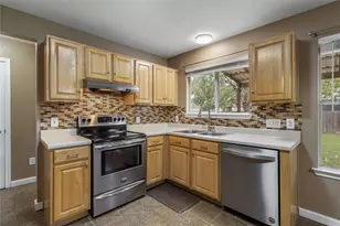 2609 Jason Dr, Taylor, TX 76574 - Photo 8