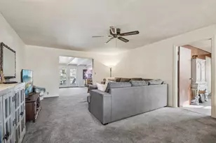 902 Turney St, Smithville, TX 78957 - Photo 10