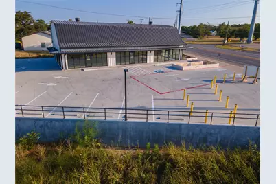 1425 N Main Street, Taylor, TX 76574 - Photo 8