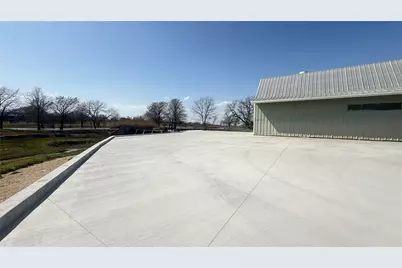 1425 N Main Street, Taylor, TX 76574 - Photo 10