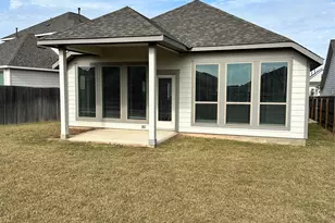 136 Los Olives Ln, Liberty Hill, TX 78642 - Photo 2