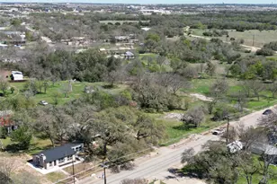 201 County Rd 279, Liberty Hill, TX 78642 - Photo 26