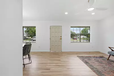 609 Magnolia Street, Bastrop, TX 78602 - Photo 2