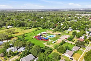 609 Magnolia St, Bastrop, TX 78602 - Photo 32