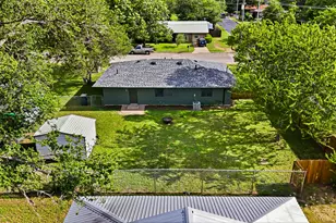 609 Magnolia St, Bastrop, TX 78602 - Photo 28