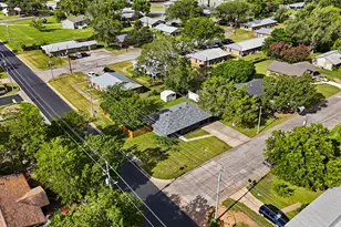 609 Magnolia St, Bastrop, TX 78602 - Photo 32