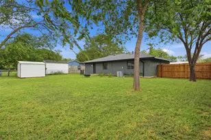 609 Magnolia St, Bastrop, TX 78602 - Photo 28