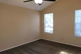 8802 Piney Point Dr, Austin, TX 78729 - Photo 2