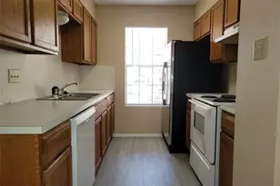 8802 Piney Point Dr, Austin, TX 78729 - Photo 6