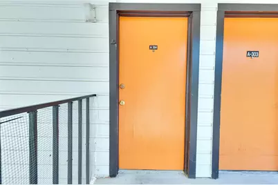 2801 Hemphill Park #A304, Austin, TX 78705 - Photo 2