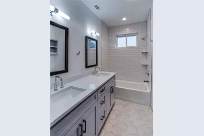 21907 Shotts Drive, Spicewood, TX 78669 - Photo 10