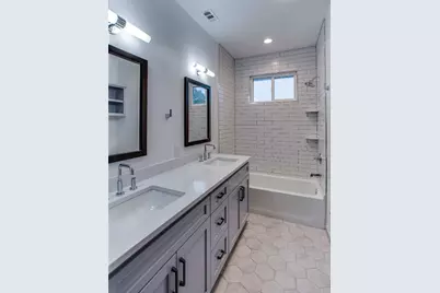 21907 Shotts Drive, Spicewood, TX 78669 - Photo 10