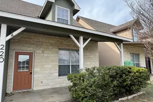 220 Sandstone Dr, Jarrell, TX 76537 - Photo 2