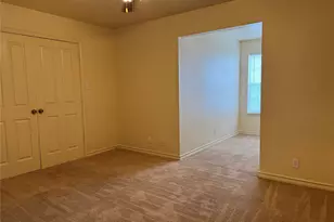 220 Sandstone Dr, Jarrell, TX 76537 - Photo 12