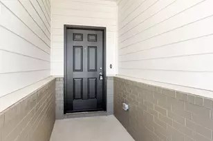 130 Keltic Dr, Kyle, TX 78640 - Photo 4