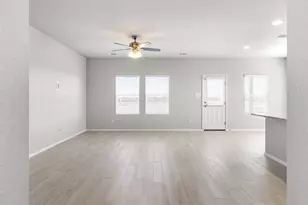 130 Keltic Dr, Kyle, TX 78640 - Photo 8