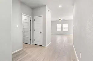 130 Keltic Dr, Kyle, TX 78640 - Photo 6