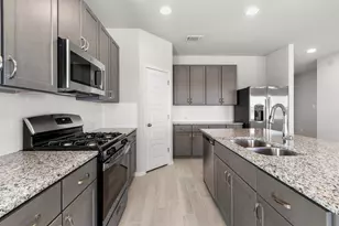 130 Keltic Dr, Kyle, TX 78640 - Photo 14