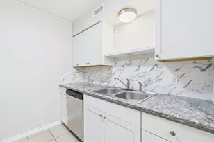 400 W 35th St, Austin, TX 78705 - Photo 8