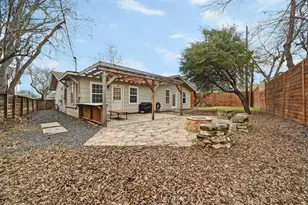 1005 Daphne Ct, Austin, TX 78704 - Photo 16