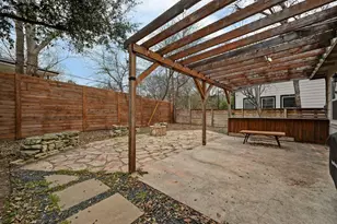 1005 Daphne Ct, Austin, TX 78704 - Photo 14