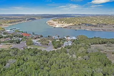 21802 Briarcliff Drive, Spicewood, TX 78669 - Photo 8