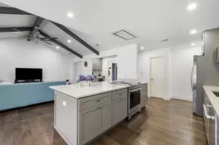 9421 Spring Hollow Dr, Austin, TX 78750 - Photo 12