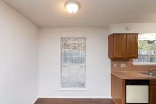 2102 Courtney St, Austin, TX 78745 - Photo 12