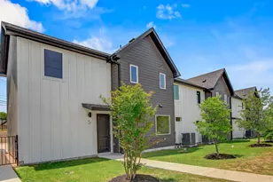 4127 E 12th St, Austin, TX 78721 - Photo 32