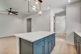 4127 E 12th St, Austin, TX 78721 - Photo 14