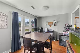 1023 E Houston St, Giddings, TX 78942 - Photo 8