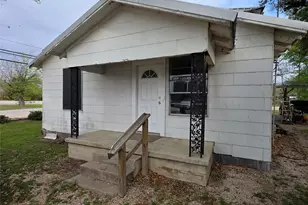 100 N 1st St, Thorndale, TX 76577 - Photo 1