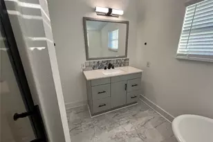 501 N Doak St, Taylor, TX 76574 - Photo 6