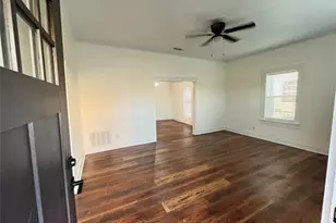501 N Doak St, Taylor, TX 76574 - Photo 2