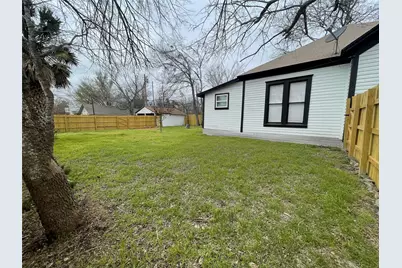 501 N Doak Street, Taylor, TX 76574 - Photo 10