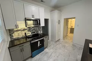 501 N Doak St, Taylor, TX 76574 - Photo 4