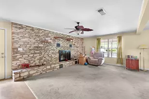 208 Oak St, Burnet, TX 78611 - Photo 10