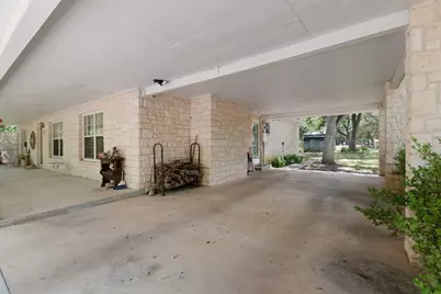 208 Oak St, Burnet, TX 78611 - Photo 4