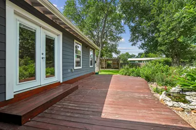 1114 W W 2nd Street, Elgin, TX 78621 - Photo 22