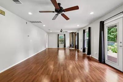 1114 W W 2nd Street, Elgin, TX 78621 - Photo 8