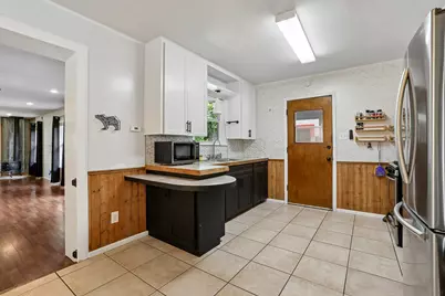 1114 W W 2nd Street, Elgin, TX 78621 - Photo 6