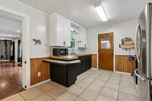 1114 W W 2nd St, Elgin, TX 78621 - Photo 6