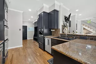 7807 Chimney Corners, Austin, TX 78731 - Photo 10