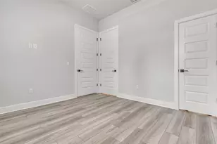 1808 Holly St, Austin, TX 78702 - Photo 8