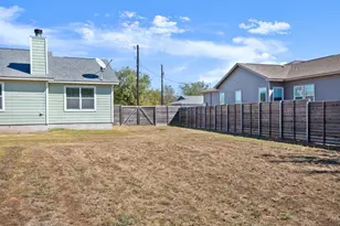 125 Naalehu Ct, Bastrop, TX 78602 - Photo 26