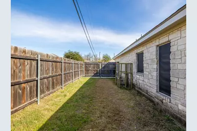 2209 Lark Lane, Taylor, TX 76574 - Photo 6