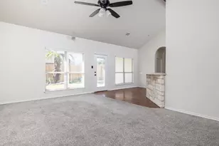 2209 Lark Ln, Taylor, TX 76574 - Photo 10