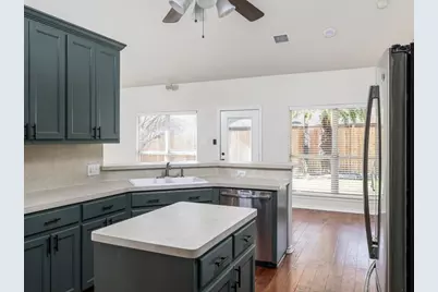 2209 Lark Lane, Taylor, TX 76574 - Photo 14