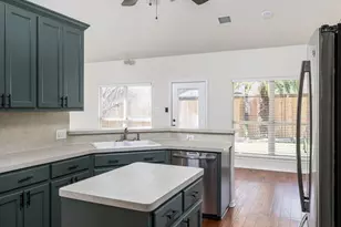 2209 Lark Ln, Taylor, TX 76574 - Photo 14