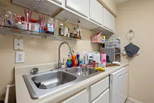 501 W 26th St, Austin, TX 78705 - Photo 4
